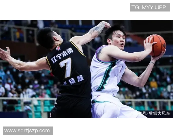 重庆篮球队以54分领跑选拔赛积分榜展现强劲实力